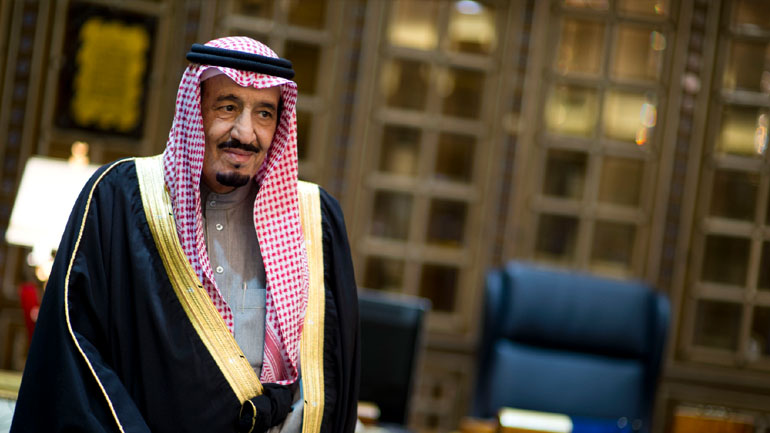 Ο βασιλιάς Σαλμάν, διάδοχος του Αμπντουλάχ μπιν Αμπντούλ Αζίζ αλ Σαούντ