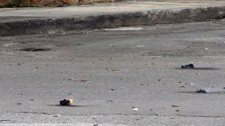 Mολότοφ στο κλειστό της Γλυφάδας