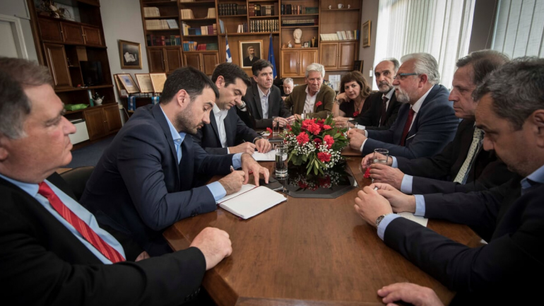 Τετ-α-τετ Τσίπρα με τον περιφερειάρχη Δ. Ελλάδας και δημάρχους της Ηλείας