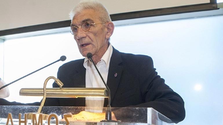 Νέα πρόταση Μπουτάρη για κατάργηση των μαθητικών παρελάσεων