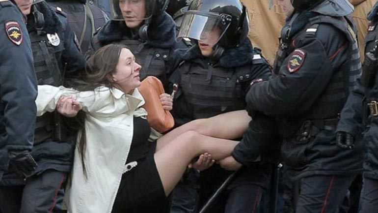 Η Ρωσία απέρριψε τις εκκλήσεις ΗΠΑ και Ε.Ε. για απελευθέρωση των διαδηλωτών