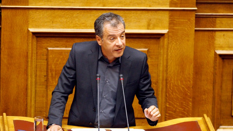 Θεοδωράκης: Ο Παπαντωνίου έχει τρεις λογαριασμούς στην Ελβετία