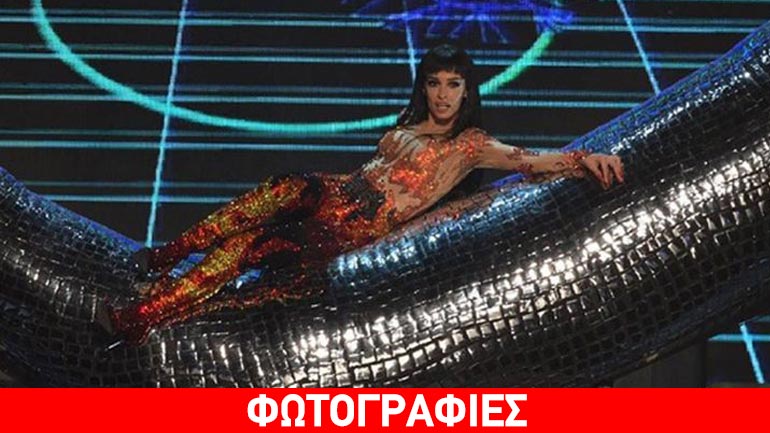 Η εκθαμβωτική εμφάνιση της Φουρέιρα στο fashion show του Βρεττάκου και το τεχνικό πρόβλημα