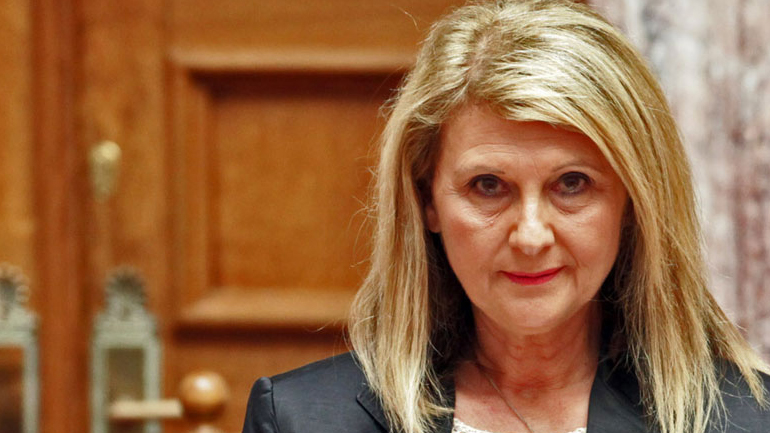 Βούλτεψη: Το πρωί τα δίνουν όλα και το βράδυ τα κατοχυρώνουν συνταγματικά