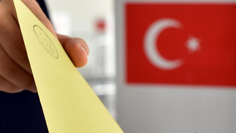 Γερμανικά ΜΜΕ: Τουρκικό δίκτυο παρακολούθησης στη Γερμανία;