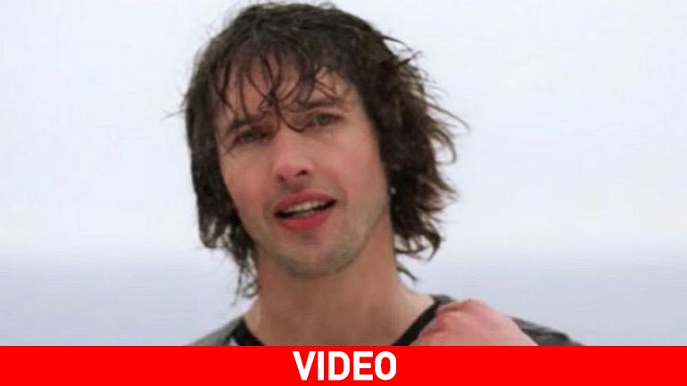 Ο James Blunt αποκαλύπτει το πραγματικό μήνυμα πίσω από το «You’re Beautiful»