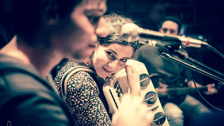 Το μουσικό συγκρότημα Rebetien στο Άλικο