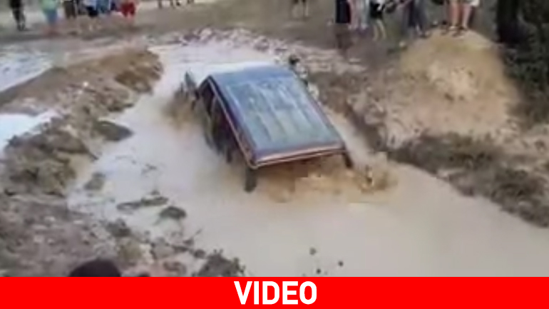 Κι όμως το… Pajero βγήκε από τον βούρκο!