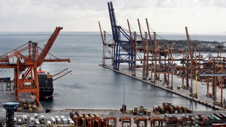 FAZ: Ευρωπαϊκή βάση της Cosco το λιμάνι του Πειραιά