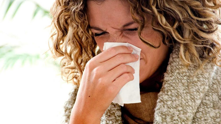 Έρευνα: Η μοναξιά κάνει το κρυολόγημα χειρότερο