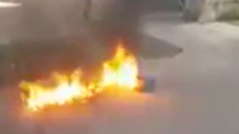 Σε νοσοκομείο της Αθήνας ο πρόσφυγας που αυτοπυρπολήθηκε στη Χίο Σε νοσοκομείο της Αθήνας ο πρόσφυγας που αυτοπυρπολήθηκε στη Χίο