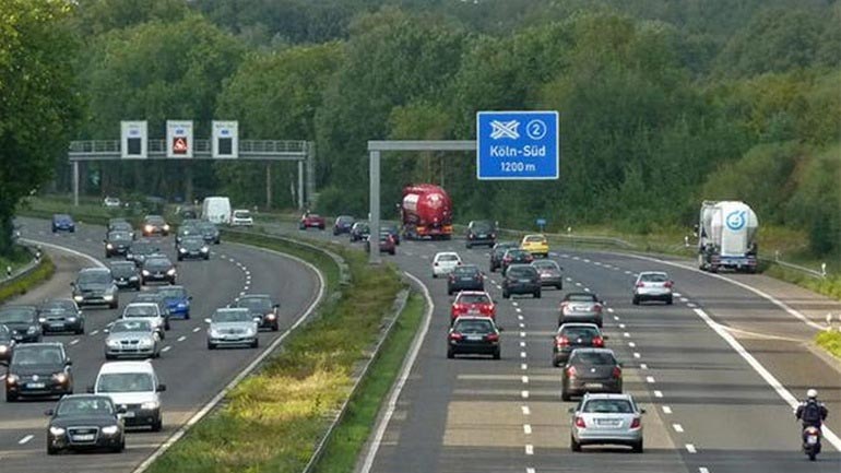 Γερμανία: Εγκρίθηκε αμφιλεγόμενο νομοσχέδιο για τα διόδια