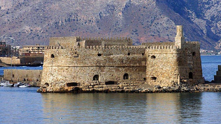 Ηράκλειο: Θα γκρεμίσουν το κάστρο του Κούλε και θα το ξαναχτίσουν!