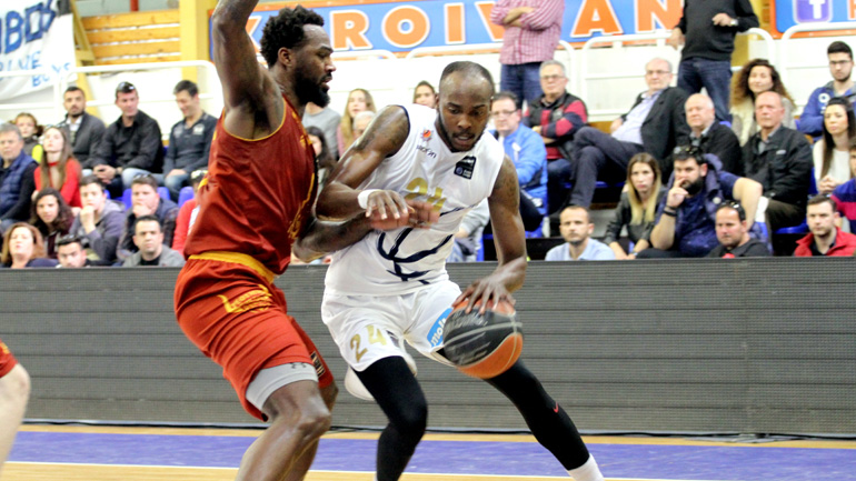 Ήττα και περιπέτειες για τον Κόροιβο