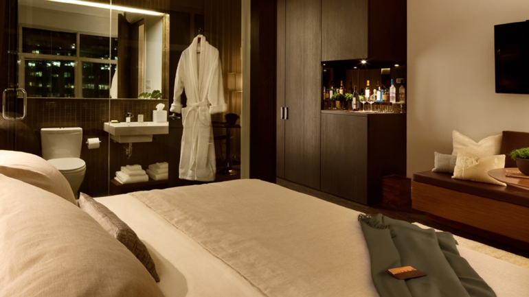 Γνωστή πολιτικός έπιασε τον σύζυγο στα… πράσα!