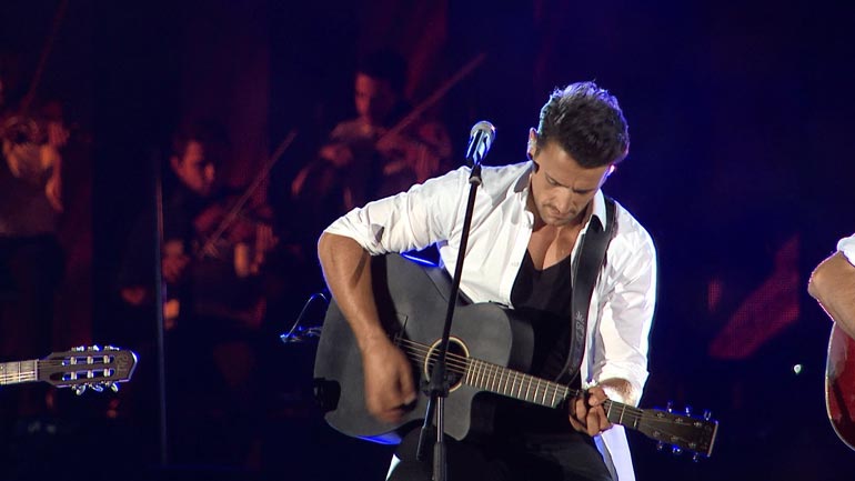 Έφοδος εφοριακών στο μαγαζί που τραγουδάει ο Βέρτης – επέβαλαν 48ωρο λουκέτο λόγω αποδείξεων