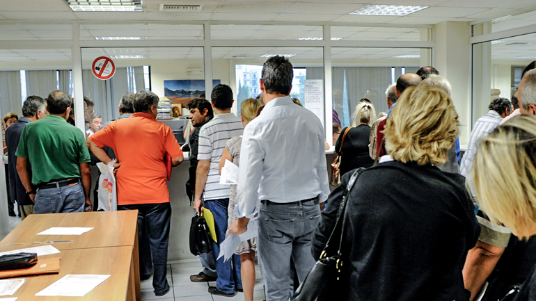 “Τσεκούρι” έως 650 ευρώ για κάθε οικογένεια