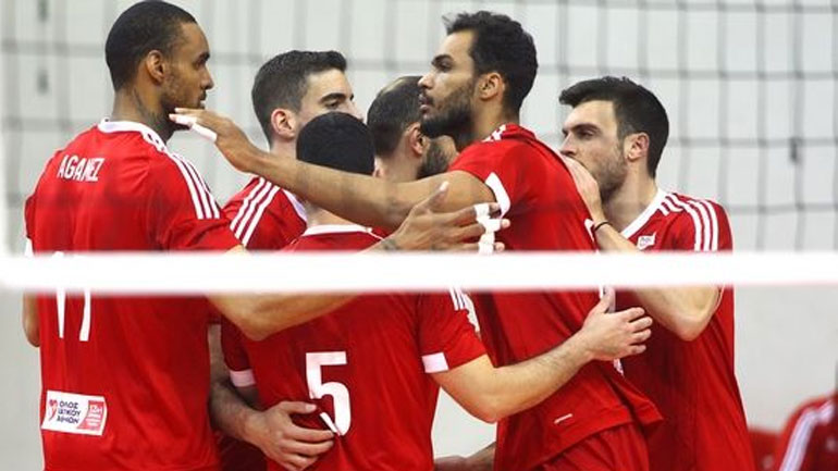 Βόλεϊ: Έκλεισε θέση για τα ημιτελικά ο Ολυμπιακός, 3-0 σετ τον Ηρακλή