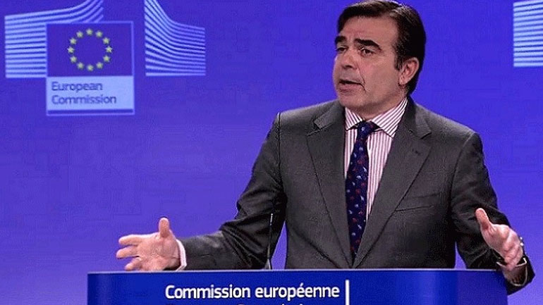 Επιβεβαιώνει το παρασκήνιο για το χρέος η Κομισιόν