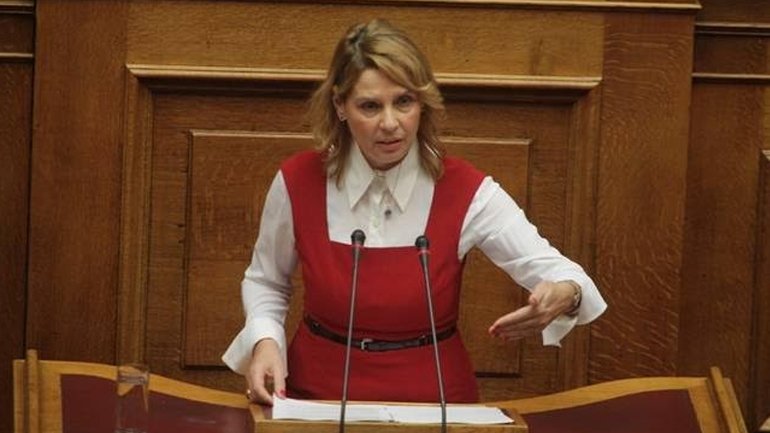 Παπακώστα προς Υπ. Οικονομικών: «Θα επαναφέρετε το ακατάσχετο της πρώτης κατοικίας;»