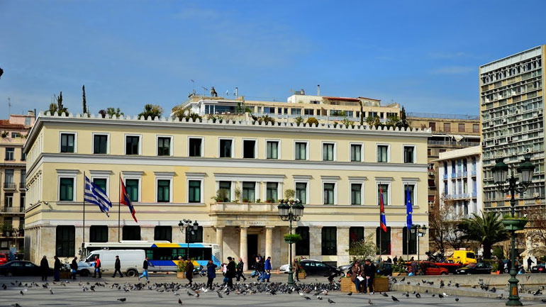 Εισβολή μελών του «Ρουβίκωνα» στο Δημαρχείο Αθηνών