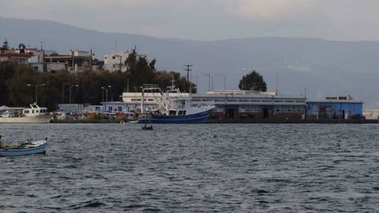 Πτώση οχήματος στη θάλασσα και θάνατος του οδηγού στη Χαλκίδα