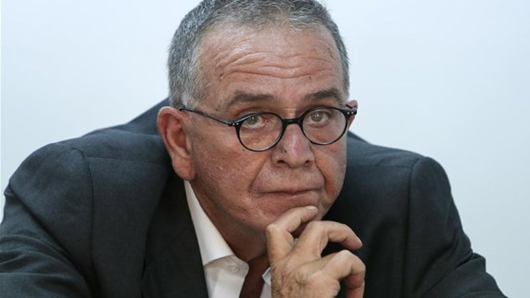 Τα δεδουλευμένα τους ζήτησαν από τον Μουζάλα οι συμβασιούχοι της Υπηρεσίας Ασύλου