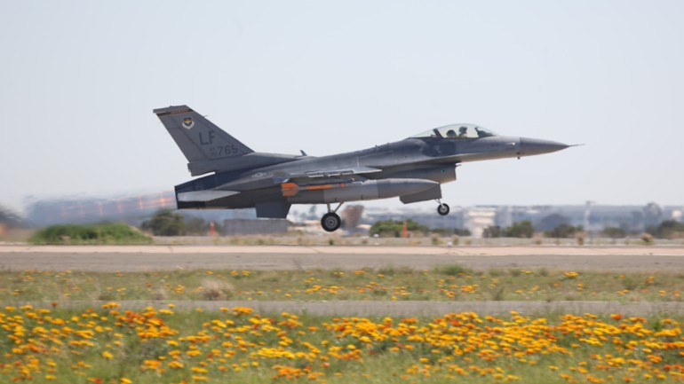 Ουάσιγκτον: Κατέπεσε μαχητικό F-16 κοντά σε στρατιωτική βάση