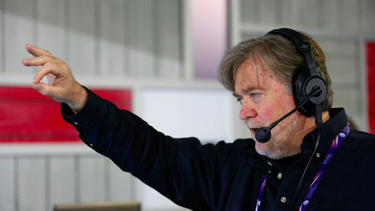 Ο Λευκός Οίκος απέπεμψε τον βασιλιά των “Fake News”