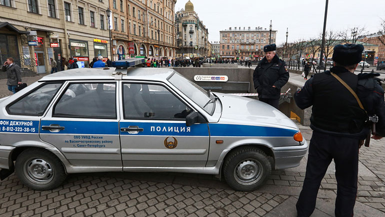 Εξουδετερώθηκε εκρηκτικός μηχανισμός σε πολυκατοικία στην Αγία Πετρούπολη