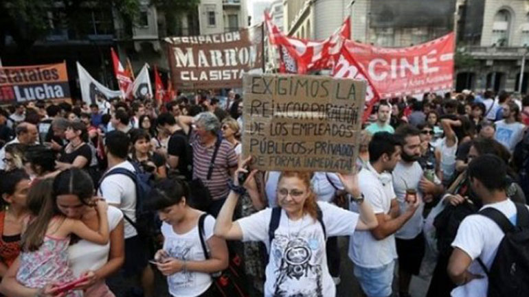 Αργεντινή: Συγκρούσεις διαδηλωτών με αστυνομικές δυνάμεις