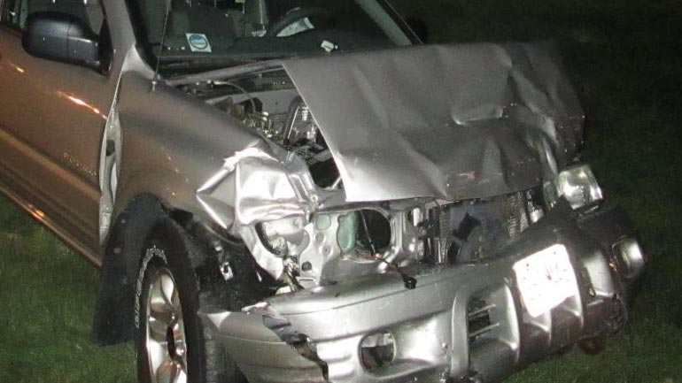 Βοιωτία: Ανάσυρση νεκρού οδηγού από αυτοκίνητο που «καρφώθηκε» σε νταλίκα