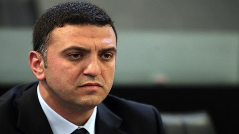 Αντιεξουσιαστές πέταξαν φέιγ βολάν έξω από το σπίτι του Κικίλια