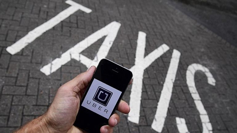 Ιταλία: Δικαστήριο της Ρώμης μπλοκάρει την πολυεθνική Uber