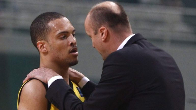 Μπάσκετ: Κινείται νομικά κατά του Ζντοβτς η ΑΕΚ;