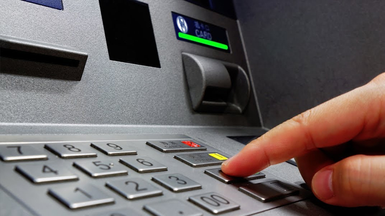 Κυλλήνη: Άδειασαν το ΑΤΜ και έφυγαν σαν… κύριοι