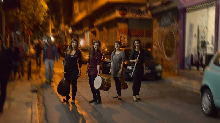 Ειρήνη Τριανταφυλλίδη (λαούτο), Νατάσα Παυλάτου (κρουστά), Μιμή Μουρατίδου (βιολί), Ελευθερία Πολογεώργη (φλάουτο)