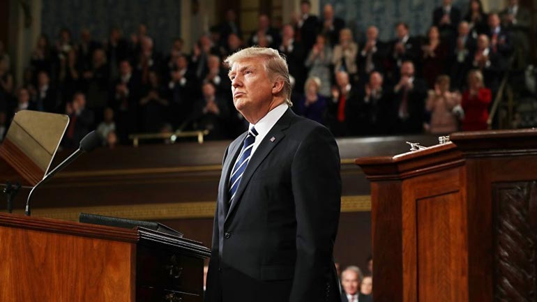 O Τραμπ ενημέρωσε το Κογκρέσο για τους βομβαρδισμούς στη Συρία