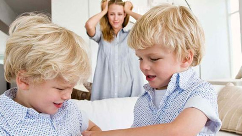 Βοηθήστε το παιδί να ελέγξει το αίσθημα της ζήλιας