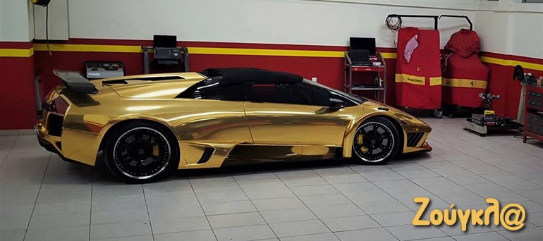 Ίσως να μην υπάρχει καν ανοιχτή Murcielago εντός συνόρων. Πόσο δε... χρυσή! 
