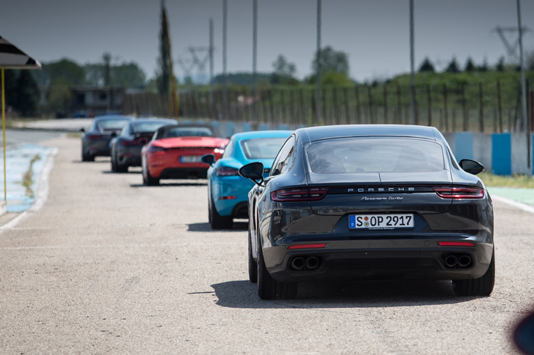 Με όλα τα... τέρατα στην πίστα!