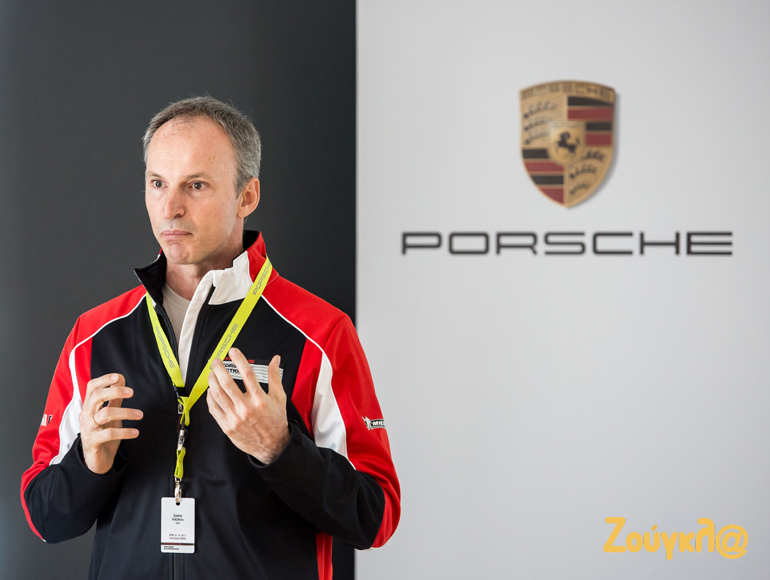 Ο πρόεδρος της Μοτοδυναμικής Σωτήρης Χατζίκος αποφάσισε την αλλαγή στα πλάνα και όπως συζητήθηκε στην... πιάτσα άρεσε πολύ!