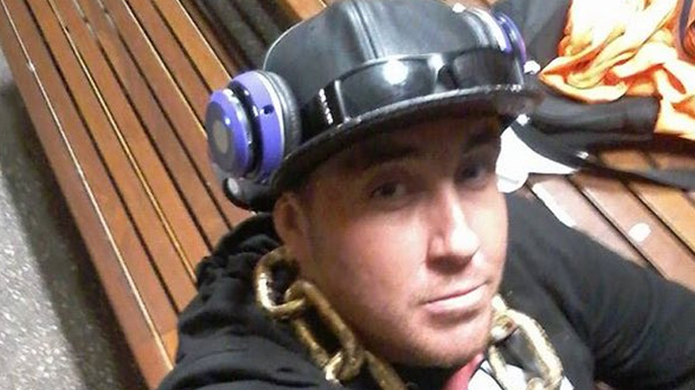 Έφαγε αστακούς και έπεσε στη θάλασσα για να μην πληρώσει τον λογαριασμό! Έφαγε αστακούς και έπεσε στη θάλασσα για να μην πληρώσει τον λογαριασμό!