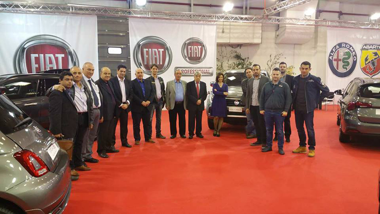 Στελέχη της Alfa Romeo (εισαγωγικής και αντιπροσωπείας στην Θεσσαλονίκη) μαζί με δημοσιογράφους της Θεσσαλονίκης...