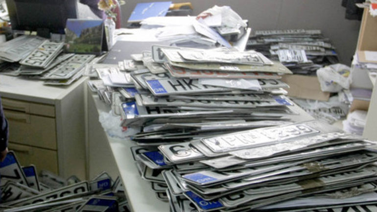 Από τη Μεγάλη Τετάρτη η Δημοτική Αστυνομία επιστρέφει τις πινακίδες λόγω Πάσχα