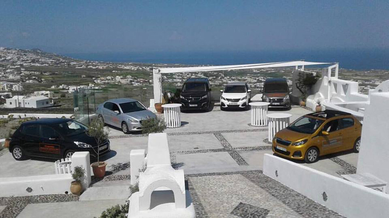 Σαντορίνη και... Peugeot!