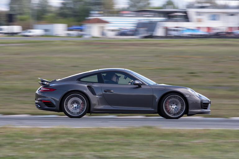 Η 911 είναι ίσως το πιο ποθητό σπορ αυτοκίνητο στον πλανήτη...