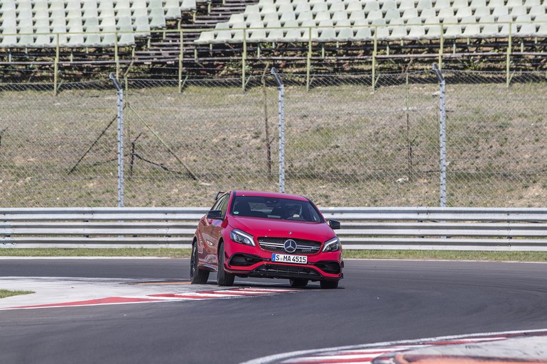 Σημαδεύεις, παίζεις λίγο με το γκάζι και στρίβεις... τόσο απλά