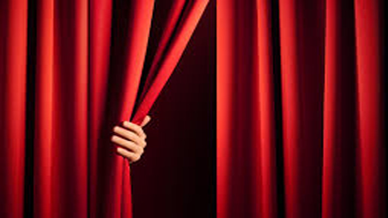 Τατζικιστάν: Στο θέατρο οι αστυνομικοί για να ανέβει το επίπεδό τους