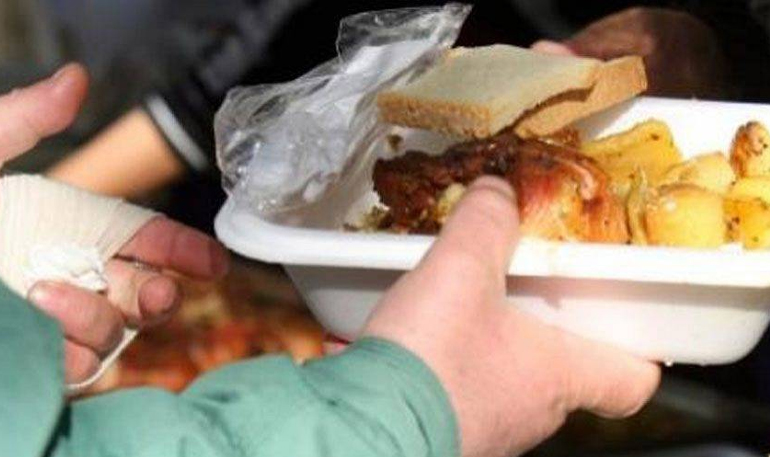 Διανομή τροφίμων και γεύμα εν όψει των εορτών του Πάσχα από τον Δήμο Θεσσαλονίκης